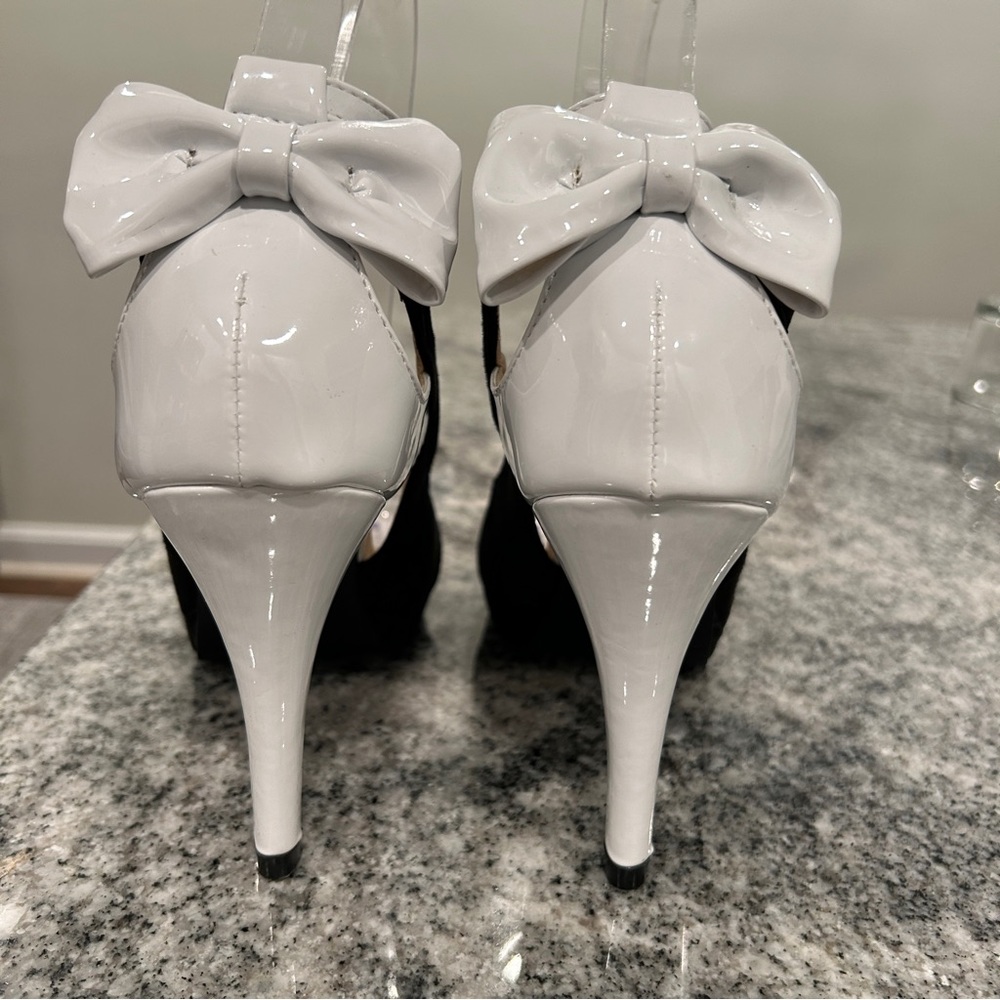 8 Get More Beauty Black and White Stiletto Peep Toe Pumps - Picture 7 of 9